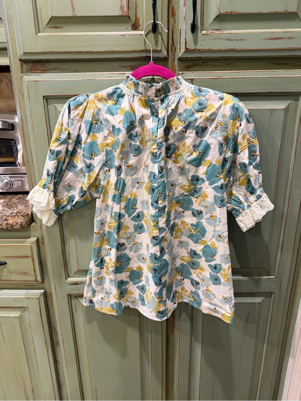 entro Floral Puff-Sleeve Blouse in Teal & Yellow - Picture 4 of 5